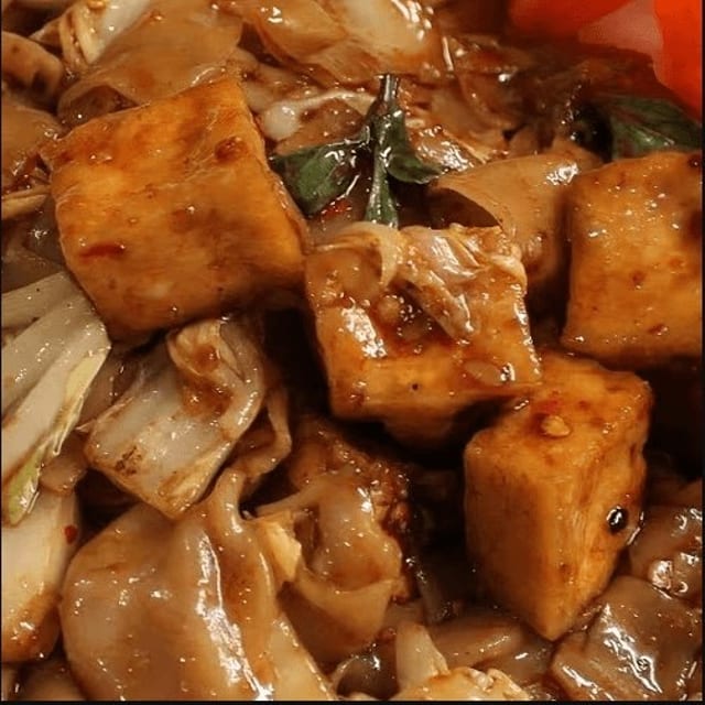 Small Pan Pad Kee Maw (Serves 6 - 8).