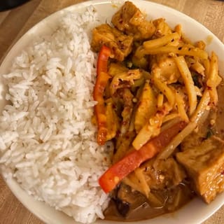 L Red Curry